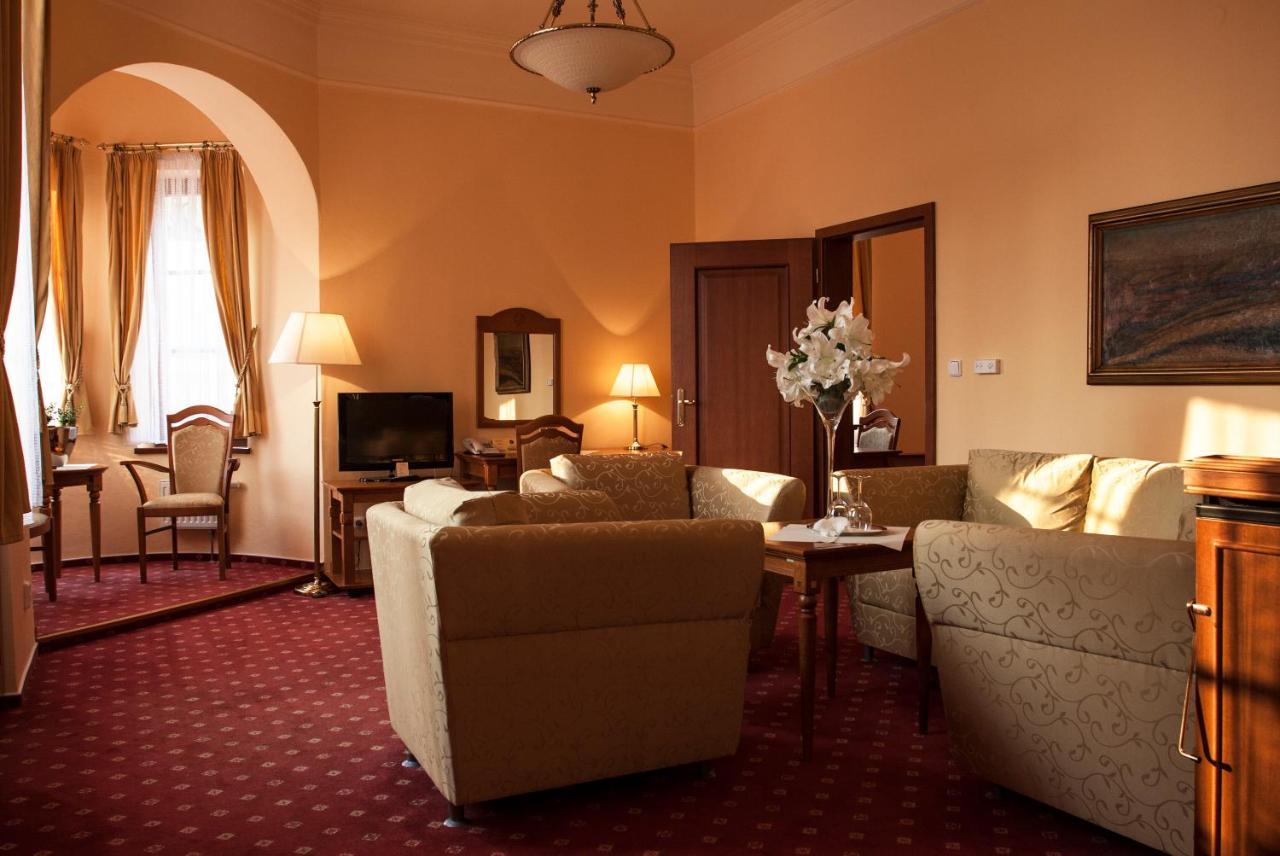 Hotel Slunce Uherske Hradiste Luaran gambar