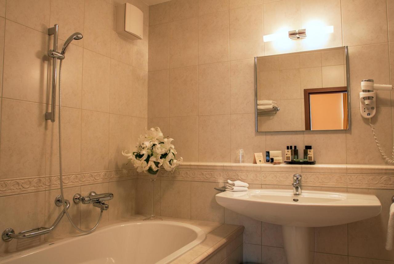 Hotel Slunce Uherske Hradiste Luaran gambar