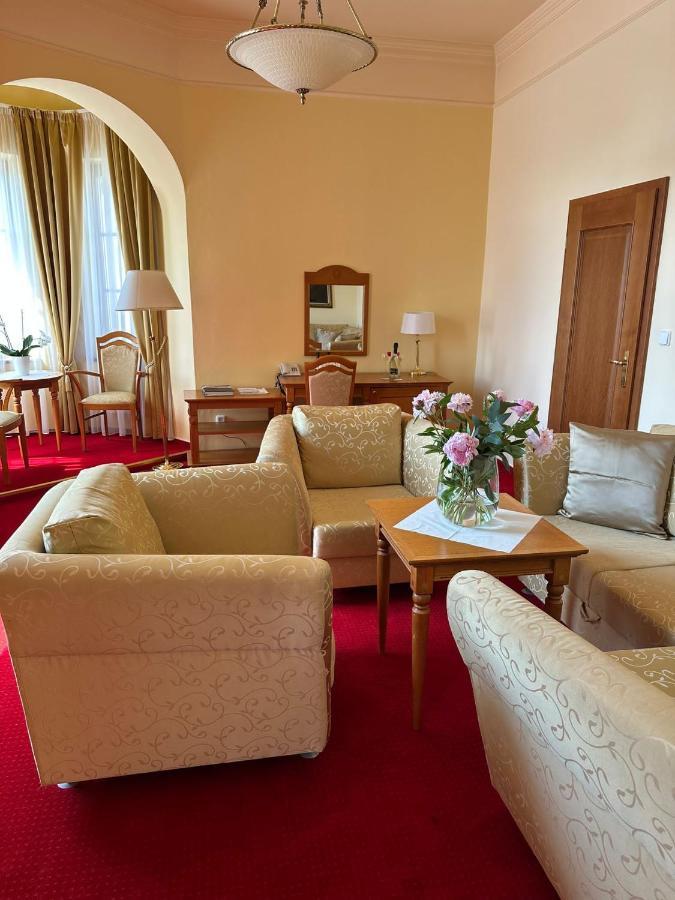 Hotel Slunce Uherske Hradiste Luaran gambar