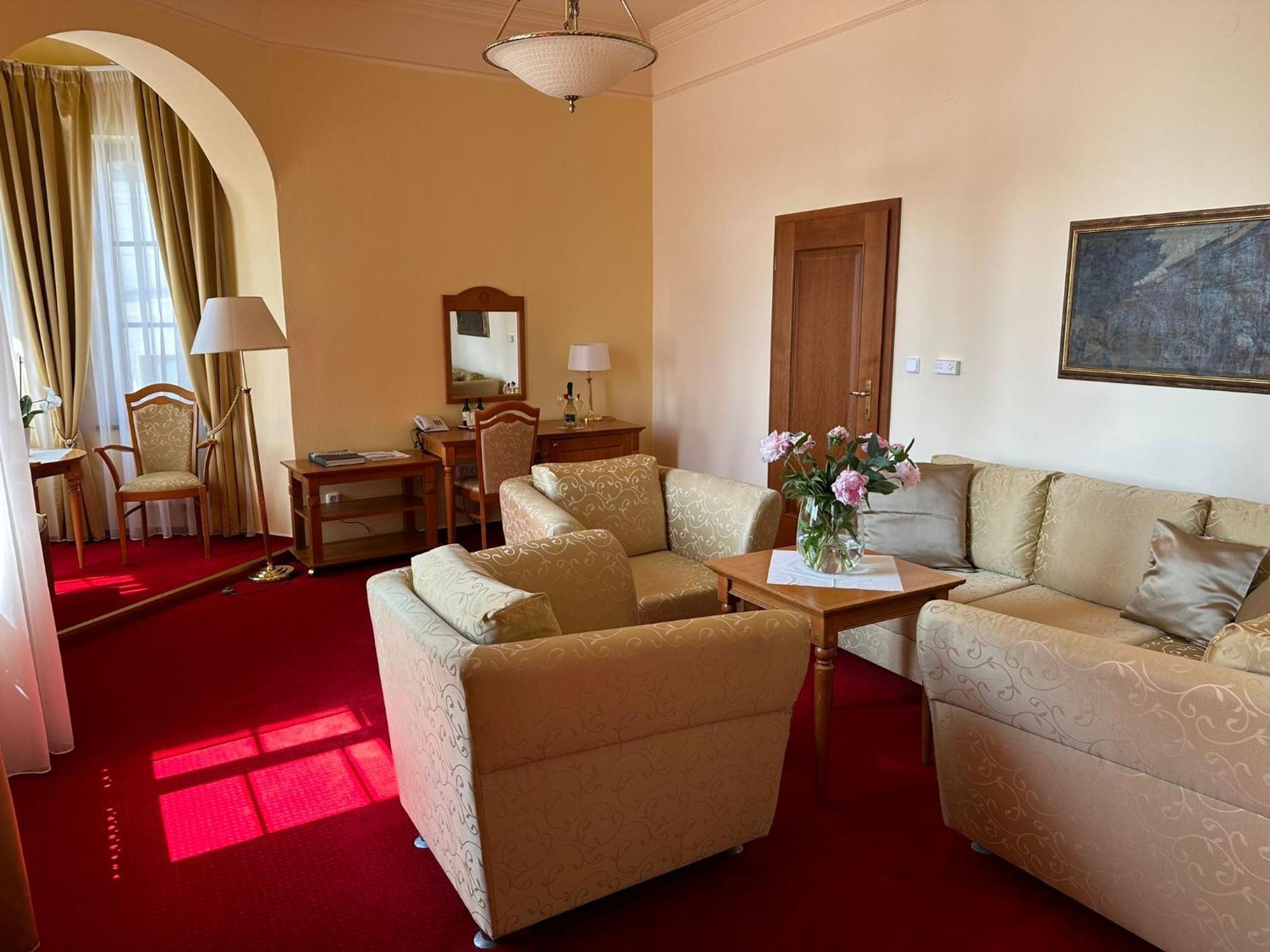 Hotel Slunce Uherske Hradiste Luaran gambar