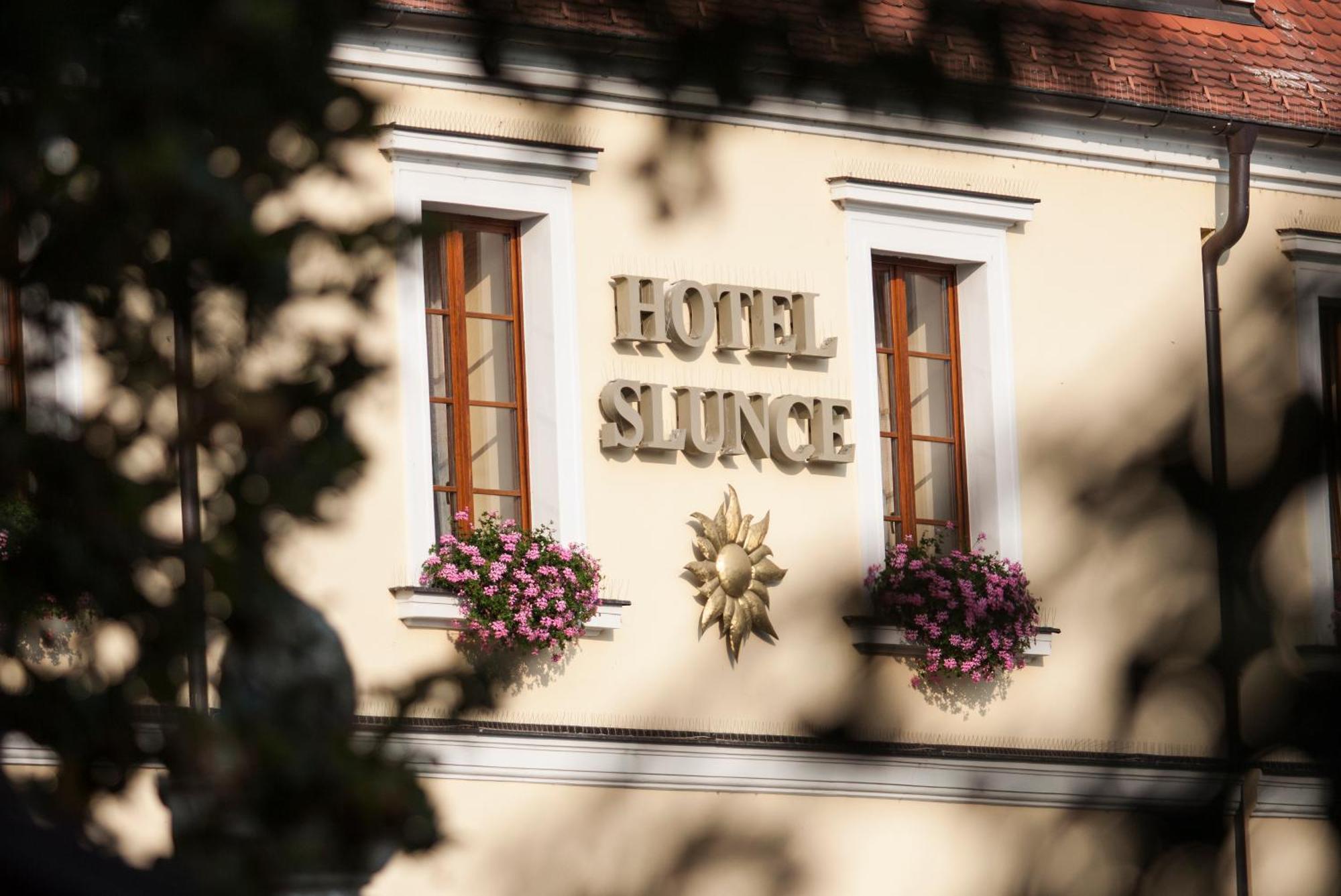 Hotel Slunce Uherske Hradiste Luaran gambar