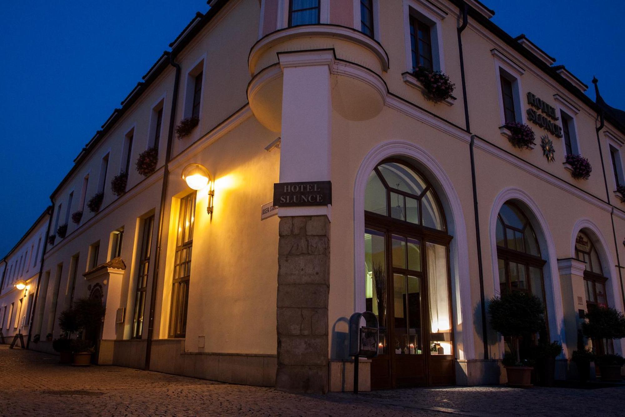 Hotel Slunce Uherske Hradiste Luaran gambar