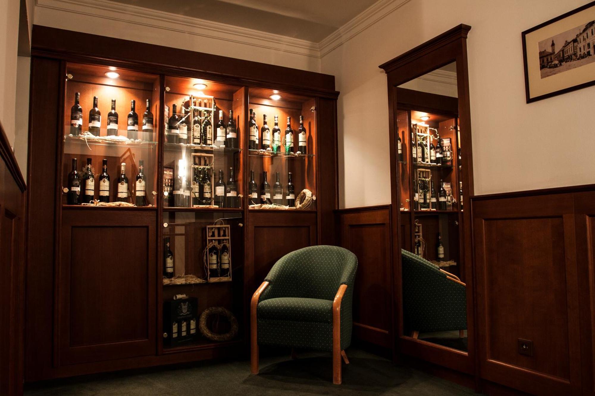 Hotel Slunce Uherske Hradiste Luaran gambar